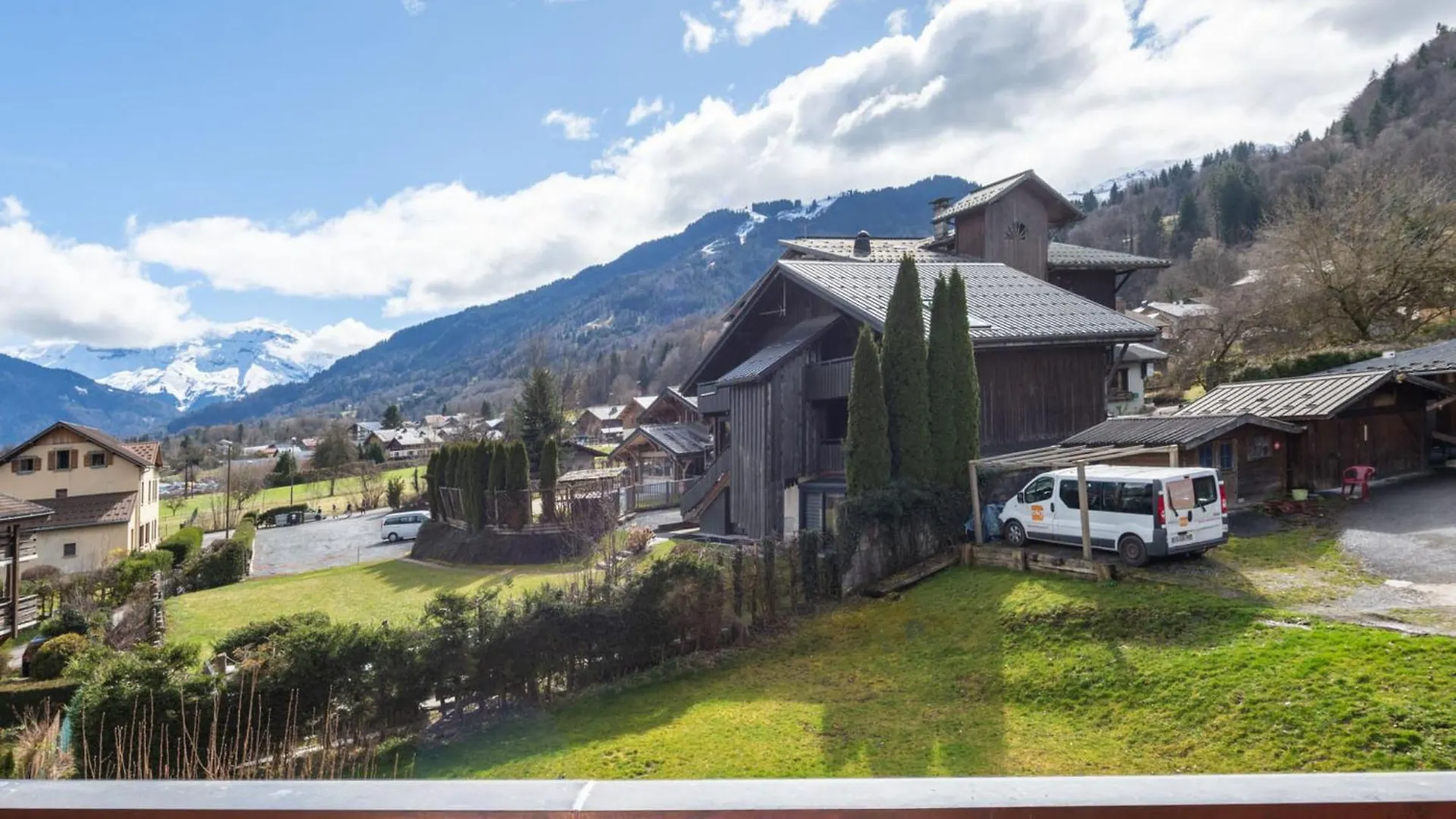 Apartment Le Chamois By Interhome Morillon
