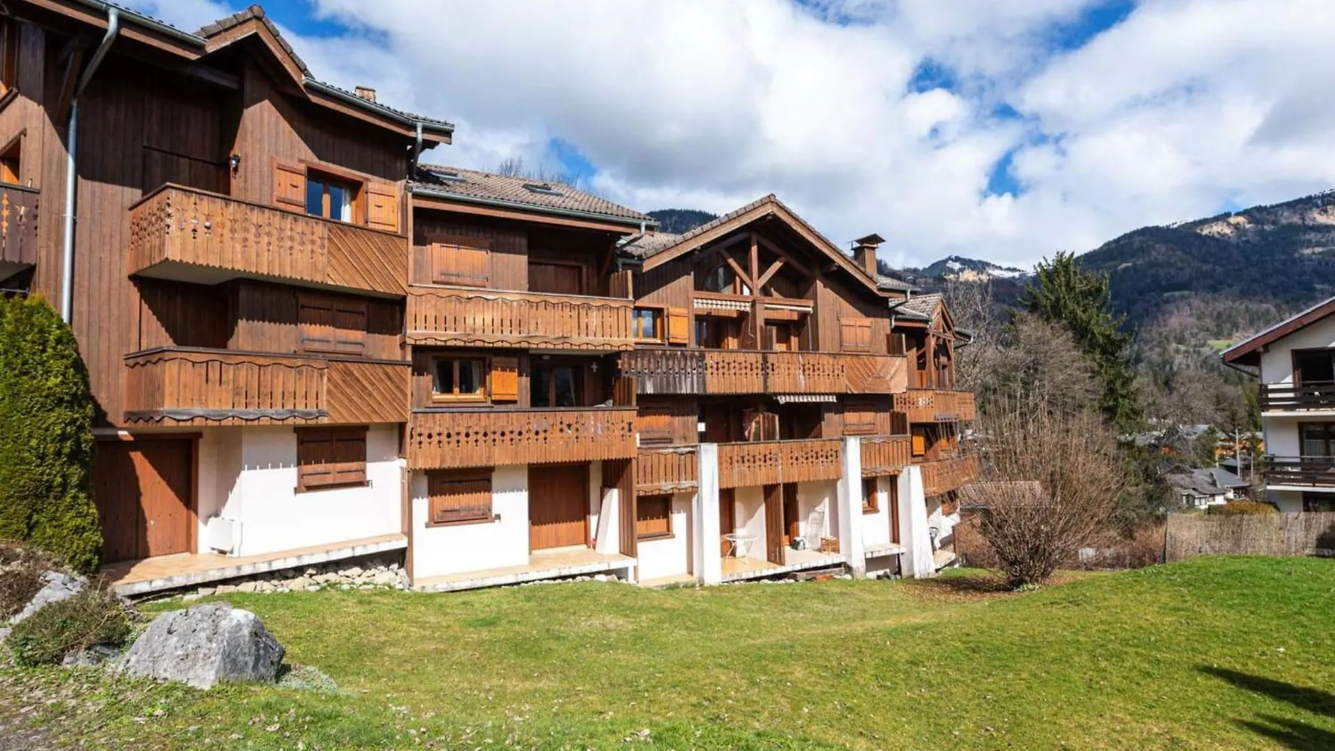 Apartment Le Chamois By Interhome Morillon